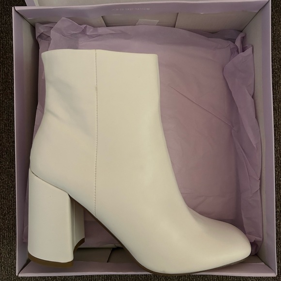 🍃Brand New White Ankle Boots - Picture 4 of 4